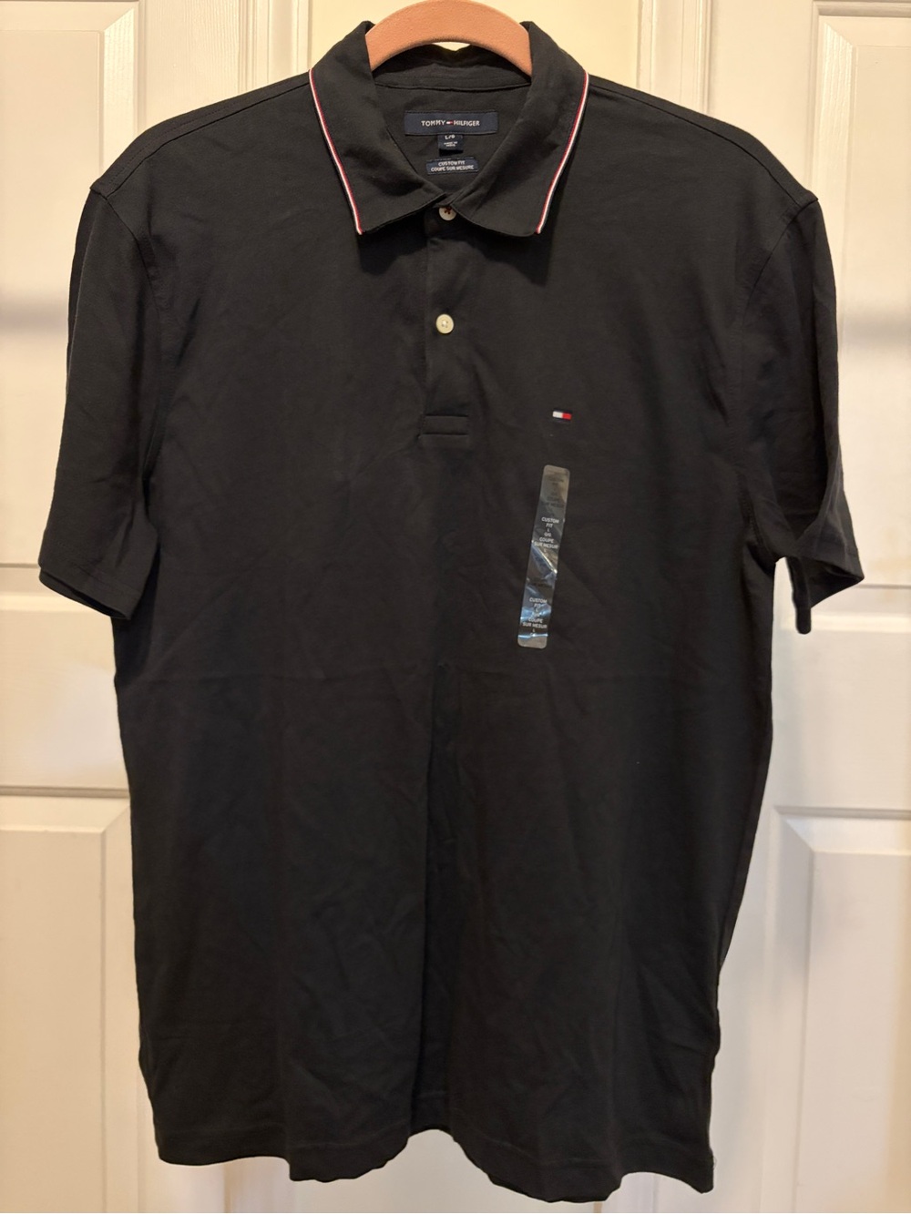 *New w/ out tags* Tommy Hilfiger Men’s Custom Fit Polo. Size: L
